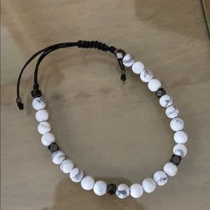 Men’s white howlite adjustable bracelet